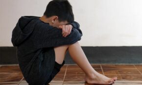Συγκλονίζουν τα στοιχεία για τα δύο μικρά παιδιά στη Λάρισα: Το αγόρι έχει ζωγραφιές στα γεννητικά του όργανα – Απολογείται την Τετάρτη η 32χρονη μητέρα