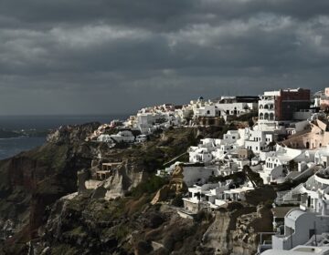 Σεισμοί στη Σαντορίνη: «Θα είναι μια μακρόσυρτη ακολουθία ενδεχομένως και για μήνες»