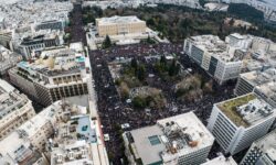 Διεθνή πρακτορεία ειδήσεων και μεγάλα ΜΜΕ για τις μαζικές διαδηλώσεις στην Ελλάδα