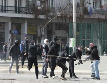 Κακουργηματική δίωξη σε 14χρονο που συνελήφθη στη Θεσσαλονίκη για μολότοφ ύστερα από τα επεισόδια
