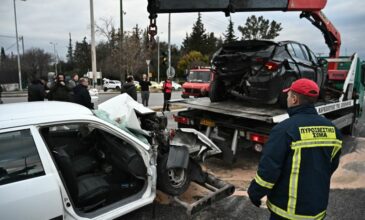 Καραμπόλα τριών αυτοκινήτων στην Κατεχάκη – Τρεις νεκροί, τρεις τραυματίες