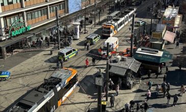 Συναγερμός στη Γερμανία: Αυτοκίνητο έπεσε πάνω σε πλήθος στην πόλη Μάνχαϊμ – Δύο νεκροί και δεκάδες τραυματίες