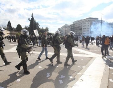 Ελεύθεροι οι συλληφθέντες κατά τους προληπτικούς ελέγχους στο συλλαλητήριο για τα Τέμπη