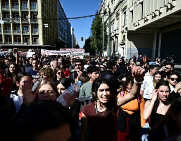 Ολοκληρώθηκε η πορεία διαμαρτυρίας χιλιάδων μαθητών και φοιτητών στην Αθήνα για τα Τέμπη