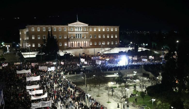 Συγκίνησε η παρέμβαση μητέρων των θυμάτων στα Τέμπη στην εκδήλωση στο Σύνταγμα