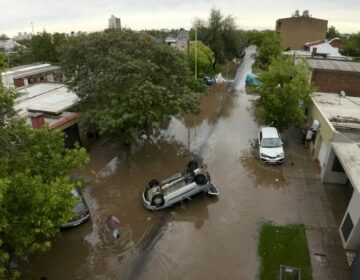 Τουλάχιστον 13 νεκροί από τις καταρρακτώδεις βροχές στην Αργεντινή