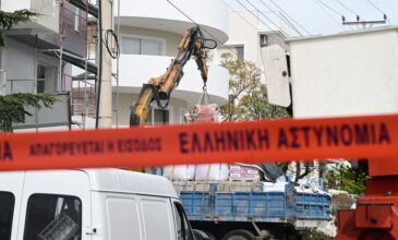 Τραγωδία στη Βούλα: Γερανοφόρο όχημα έπεσε σε ηλεκτροφόρα καλώδια – Νεκρός ο χειριστής του