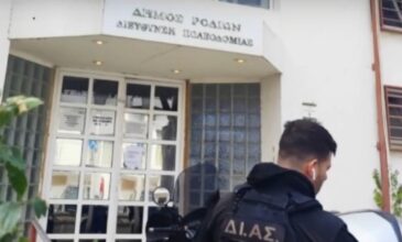 Σε αναστολή καθηκόντων τέθηκαν πέντε υπάλληλοι από το κύκλωμα της Πολεοδομίας Ρόδου