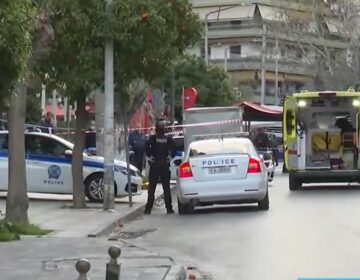 Τραγωδία στου Ζωγράφου: Ζευγάρι έπεσε από μπαλκόνι πολυκατοικίας και σκοτώθηκε