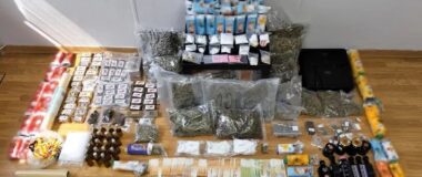 Γόνοι εύπορων οικογενειών και υπεράνω πάσης υποψίας οι τρεις συλληφθέντες για το κύκλωμα διακίνησης ναρκωτικών στη Γλυφάδα