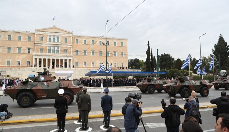 Με λαμπρότητα τίμησε η Ελλάδα τίμησε την επέτειο της 25ης Μαρτίου