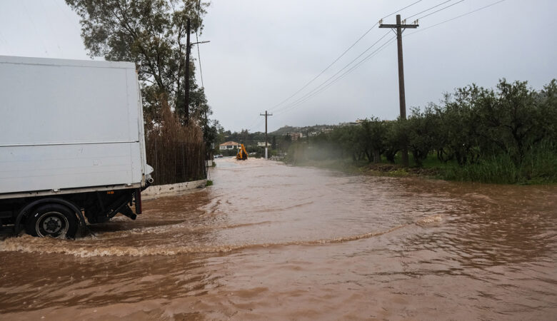 Πολλά προβλήματα σε περιοχές της Ηλείας από το κύμα κακοκαιρίας