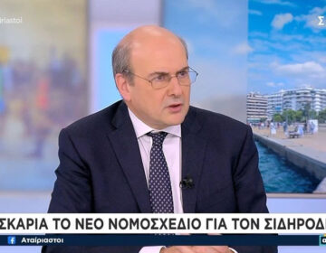 Χατζηδάκης: Το «δώστα όλα» βλάπτει τους μισθωτούς και τους συνταξιούχους