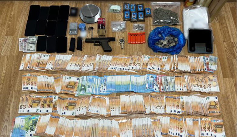 Εξαρθρώθηκε εγκληματική οργάνωση που διακινούσε ναρκωτικά και συσκευές ατμίσματος στην Αττική – Έξι συλλήψεις