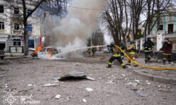 Οι ρωσικοί βομβαρδισμοί βύθισαν στο σκοτάδι 400.000 Ουκρανούς