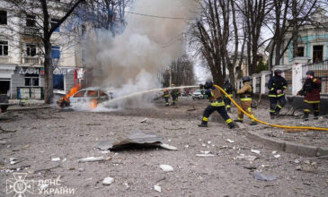 Οι ρωσικοί βομβαρδισμοί βύθισαν στο σκοτάδι 400.000 Ουκρανούς