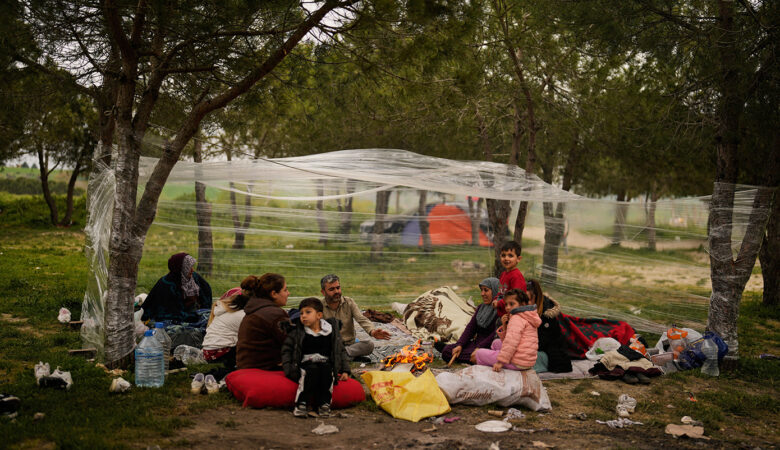 Συνεχίζεται η μετασεισμική ακολουθία από την ισχυρή δόνηση των 6,2 Ρίχτερ στην Κωνσταντινούπολη – Πολλοί Τούρκοι κοιμήθηκαν σε σκηνές και αυτοκίνητα
