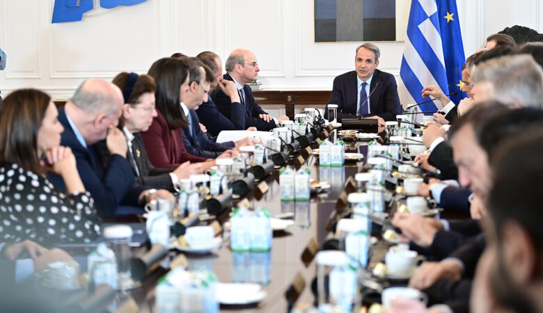 Μητσοτάκης στο υπουργικό: Θα αλλάξουν όσα δεν άλλαξαν εδώ και δεκαετίες στον ΟΣΕ, επιταχύνεται ο εκσυγχρονισμός του Ελληνικού Σιδηροδρόμου