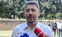 Ανδρουλάκης: «Τιμούμε τους εργαζομένους που αγωνιούν για εργασία με δικαιώματα, ασφάλεια, ελπίδα και προοπτική»