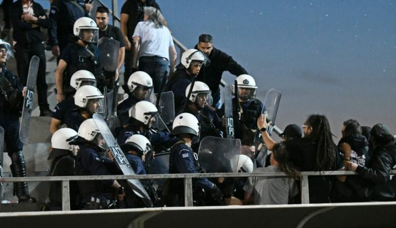 Σοβαρά επεισόδια σε ερασιτεχνικό αγώνα ποδοσφαίρου στην Πάτρα – Δείτε βίντεο
