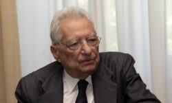 Πέθανε σε ηλικία 97 ετών, ο Πέτρος Μολυβιάτης, ένας από τους σημαντικότερους διπλωμάτες της Ελλάδας