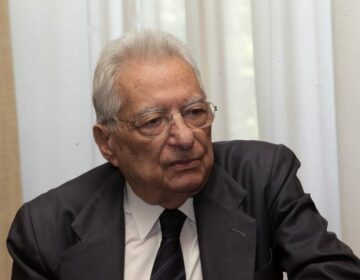 Πέθανε σε ηλικία 97 ετών, ο Πέτρος Μολυβιάτης, ένας από τους σημαντικότερους διπλωμάτες της Ελλάδας