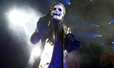Οι Ghost, το πρώτο συγκρότημα της hard rock εδώ και τέσσερα χρόνια που φθάνει στο Νο. 1 του Billboard 200
