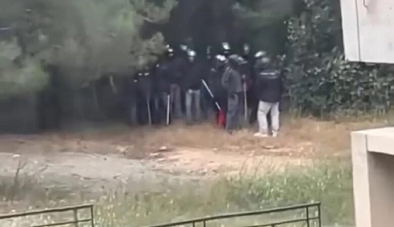 Κουκουλοφόροι επιτέθηκαν στην Πολυτεχνειούπολη – Έσπασαν το κυλικείο, μία τραυματίας