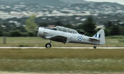Τελετή ένταξης του αεροσκάφους T-6 HARVARD στην Πολεμική Αεροπορία – Εντυπωσιακές εικόνες
