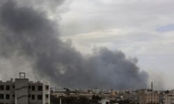 Το Ισραήλ βομβάρδισε το αεροδρόμιο της Σαναά στην Υεμένη – Τρεις νεκροί και 38 τραυματίες από τα ισραηλινά πλήγματα