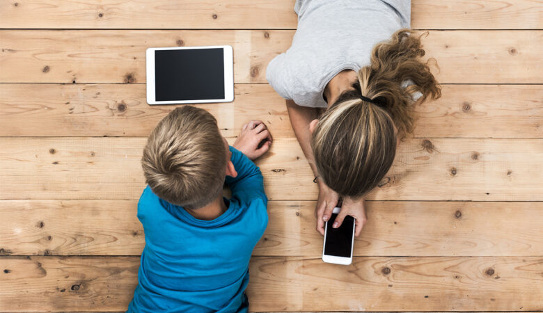 Η κυβέρνηση ανακοίνωσε το «Kids Wallet» – Έλεγχος για τα παιδιά στο διαδίκτυο