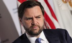 Ο Τζέι Ντι Βανς κάλεσε Ρωσία και Ουκρανία να διεξάγουν απευθείας διαπραγματεύσεις για ειρήνευση
