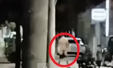 Άκουγε μουσική και έπινε ποτό γυμνός στη μέση του δρόμου στη Λάρισα – Δείτε βίντεο