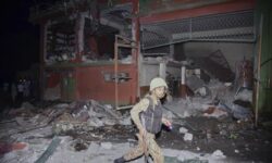 Εντείνονται οι εχθροπραξίες μεταξύ Ινδίας και Πακιστάν: Ανταλλαγή βομβαρδισμών και τουλάχιστον 11 νεκροί – Δείτε  βίντεο