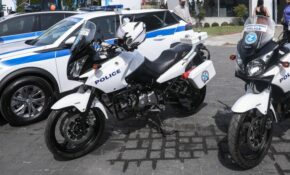 Bρέφος βρέθηκε σε σακούλα δίπλα σε κάδο απορριμμάτων στον Άλιμο