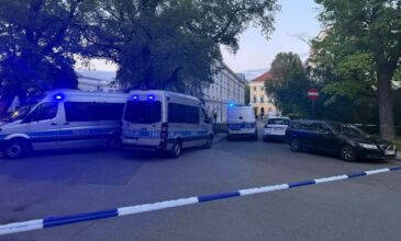 Φρίκη στην Βαρσοβία: Άνδρας αποκεφάλισε γυναίκα με τσεκούρι μέσα στο πανεπιστήμιο – Τραυμάτισε άλλον έναν