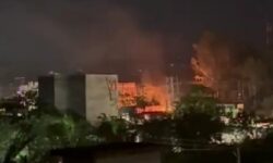 Ισχυρές εκρήξεις από Πακιστανική επίθεση στο αεροδρόμιο της πόλης Τζάμου στο Κασμίρ – Δείτε βίντεο