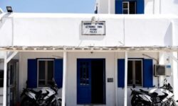 Επιχειρηματίας στη Μύκονο καταγγέλλει ότι έπεσε θύμα ξυλοδαρμού από αστυνομικούς