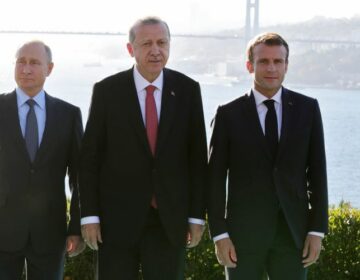 Τηλεφωνική επικοινωνία Ερντογάν με Πούτιν και Μακρόν για ειρηνευτικές διαπραγματεύσεις στον πόλεμο της Ουκρανίας