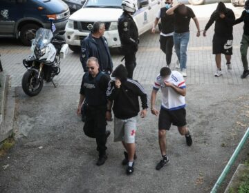«Εθνικιστική Νεολαία Θεσσαλονίκης»: Ελεύθεροι με περιοριστικούς όρους αφέθηκαν οι 13 ανήλικοι