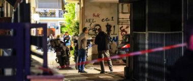 Μητροκτονία στη Λάρισα: Νέα προθεσμία πήρε από τον ανακριτή ο 22χρονος ξάδελφος του δράστη