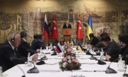 Στον «αέρα» οι συνομιλίες στην Κωνσταντινούπολη για ειρήνη στην Ουκρανία – Δεν πάει ο Λαβρόφ