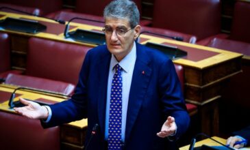 «Χαμός» στη Βουλή για το πόρισμα Καρώνη για την τραγωδία στα Τέμπη μετά την τοποθέτηση του Φλωρίδη