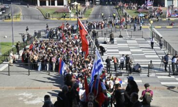 Χιλιάδες Ουρουγουανοί αποχαιρέτησαν τον «φτωχότερο πρόεδρο του κόσμου» στην κηδεία του Χοσέ Μουχίκα