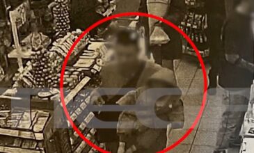 Αυτός είναι ο άνδρας που άρπαξε το μωρό που βρέθηκε δίπλα σε κάδο σκουπιδιών στον Άλιμο