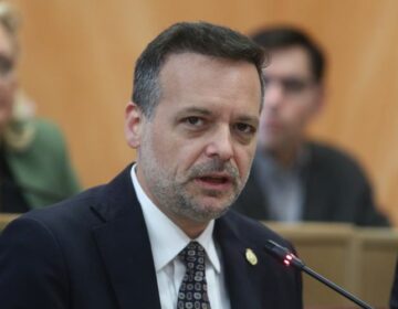 Χάρης Δούκας: Η στέγη είναι κοινωνικό αγαθό και όχι χρηματιστηριακό προϊόν
