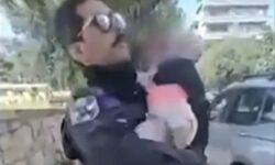 Στο Aυτόφωρο για έκθεση ανηλίκου σε κίνδυνο η γιαγιά του βρέφους στον Άλιμο