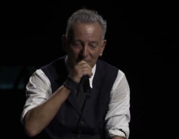 Μπρους Σπρίνγκστιν: «Η Αμερική βρίσκεται στα χέρια μιας ανίκανης, διεφθαρμένης κυβέρνησης»