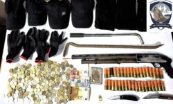Ιερόσυλοι έκλεβαν εκκλησίες και αγόραζαν… αυτοκίνητα – Στα 197.000 ευρώ η λεία τους