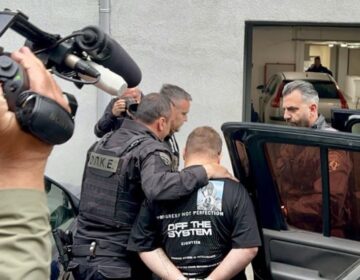 Μητροκτονία στη Λάρισα: Ελεύθερος με περιοριστικούς όρους ο 22χρονος ξάδερφος